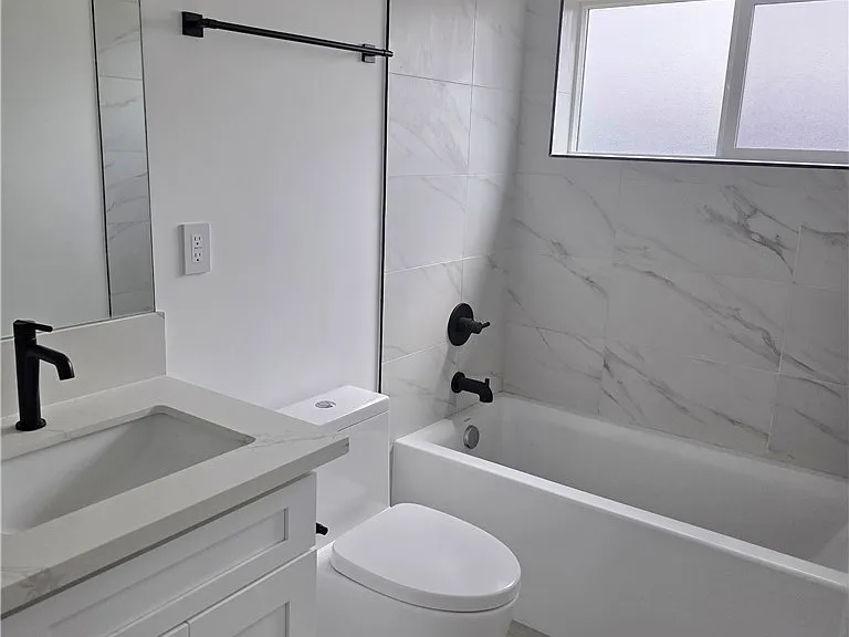 14169 Calvert St — Photo 13