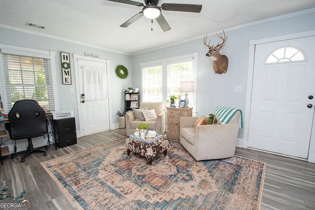 2 bed, 1.0 bath, 1241 sqft, $1,495 — Photo 4