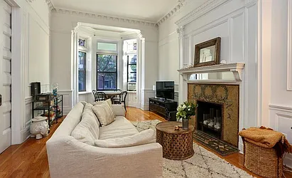 Rented by AAU Real Estate Advisors