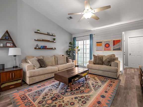 3rd image of 364 Bradford Colony Dr