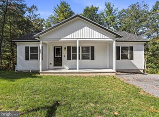 957 Longview Dr, Berkeley Springs, WV 25411