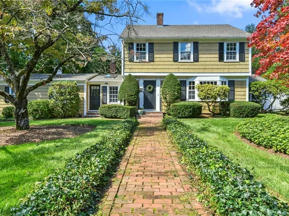 11 Knollwood Ave, East Greenwich, RI 02818