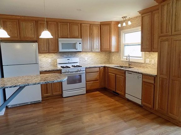 2nd image of 608 S Broadway St