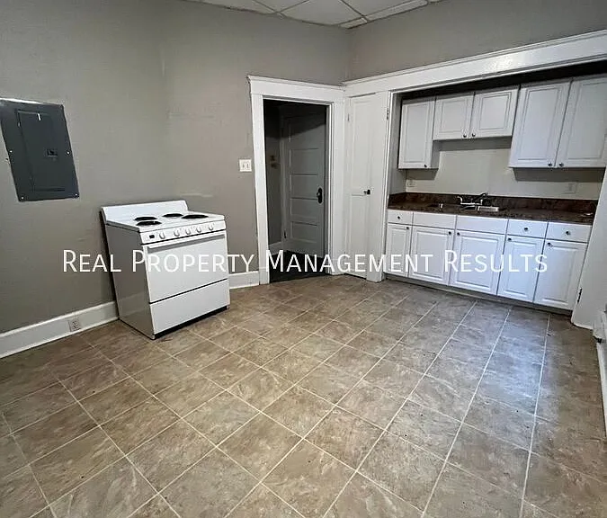 307 SE 2nd St #B — Photo 2