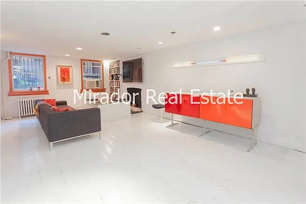 Rented by Mirador Real Estate | media 6