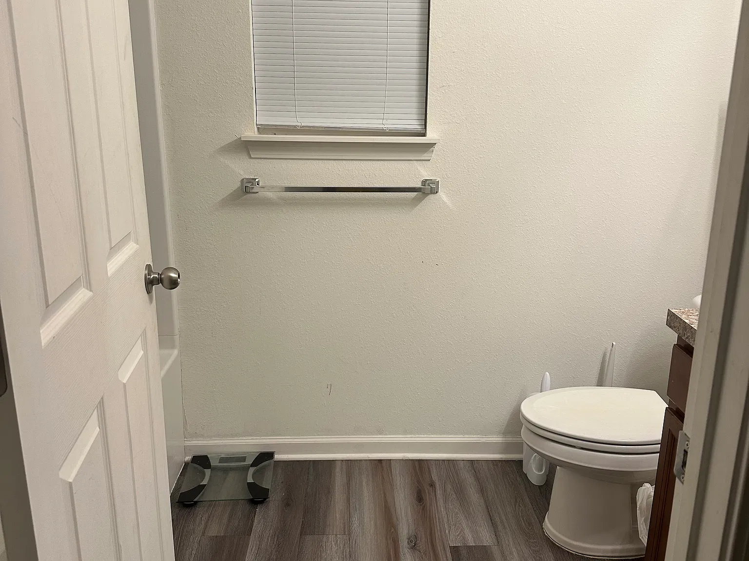 3 bed, 1160 sqft, $1,650 — Photo 4