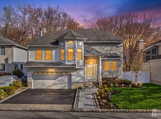 12 Pemberton Dr, Matawan, NJ