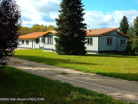 2nd image of 861 W Highway 33