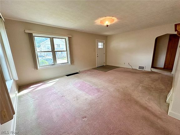 4th image of 923 2nd Ave
