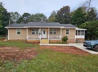 446 N Rutherford Rd, Greer, SC 29651