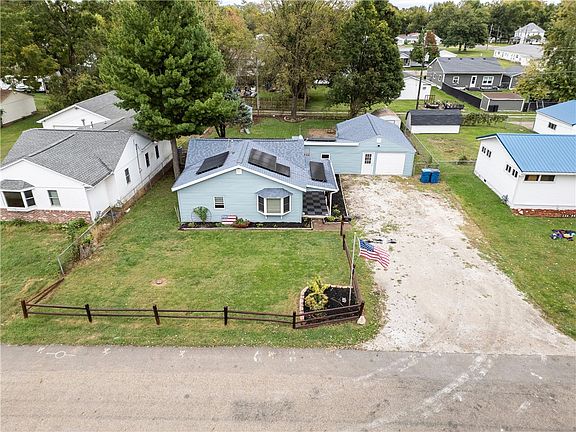 3rd image of 806 Lawndale Ave