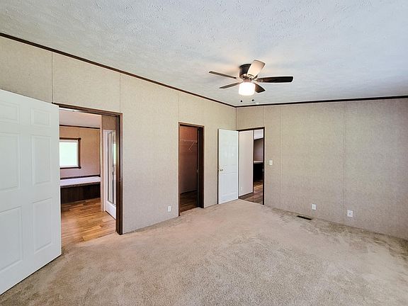4th image of 10754 Lake Shore Dr #10754