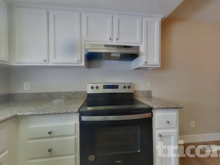 1344 Shaddick Dr — Photo 6
