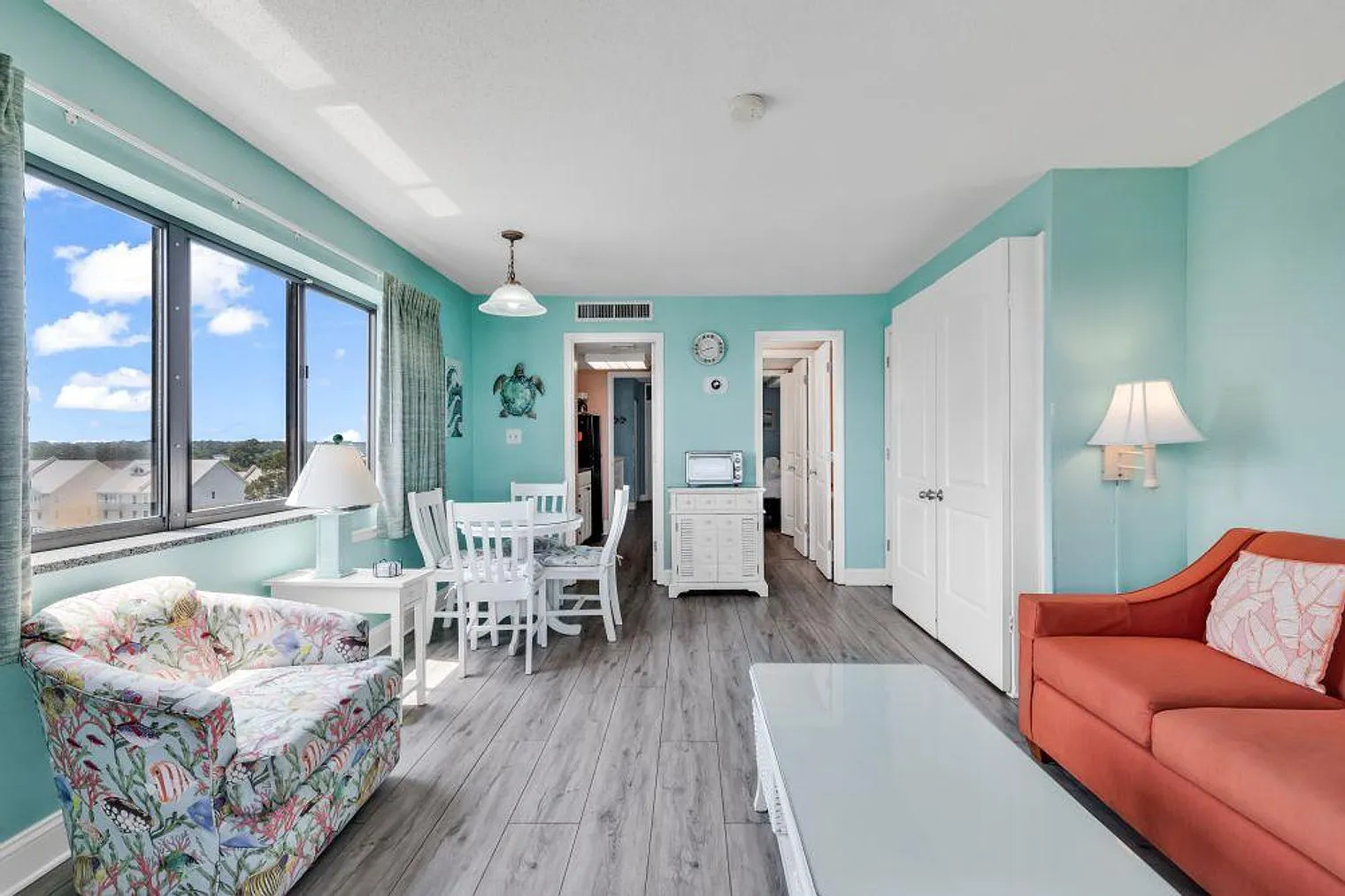 1 bed, 2.0 bath, 656 sqft, $9,803 — Photo 3