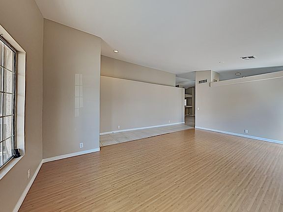5th image of 3908 W Columbine Dr