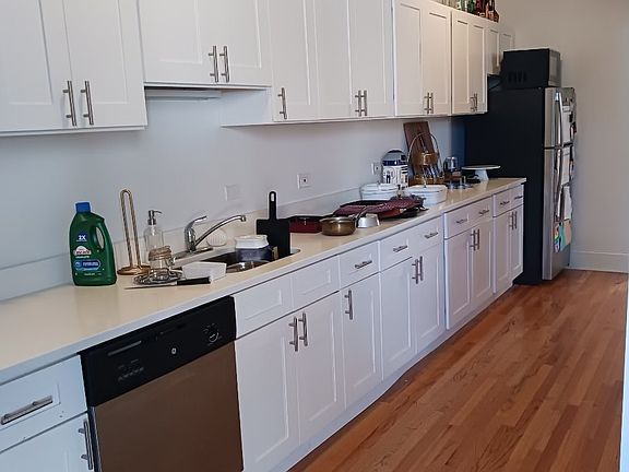 2nd image of 1436 W Summerdale Ave #3W