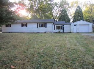 8888 S Birchwood Dr, Knightstown, IN 46148