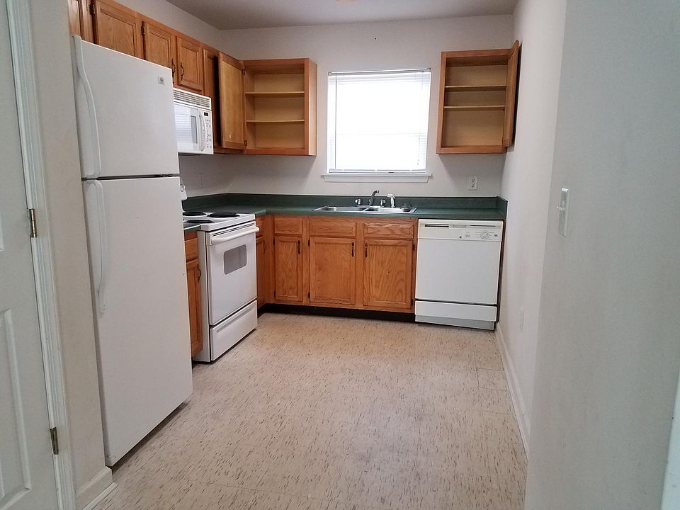 2nd image of 107 Jenkins Ln APT 3A