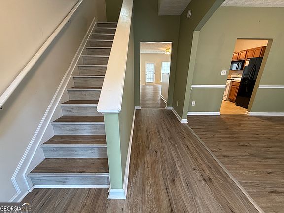 2nd image of 644 Kenridge Dr