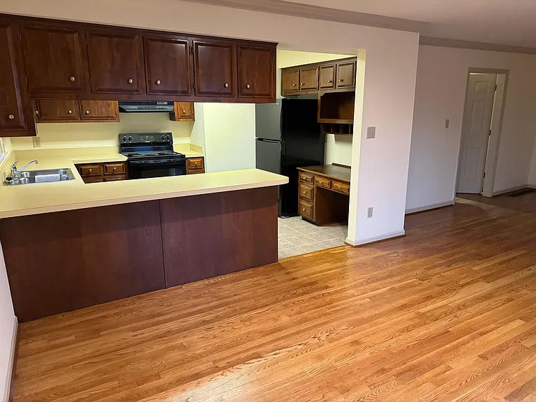 240 Chippendale Cir — Photo 24