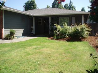 570 SW Honeysuckle Ct, McMinnville, OR 97128