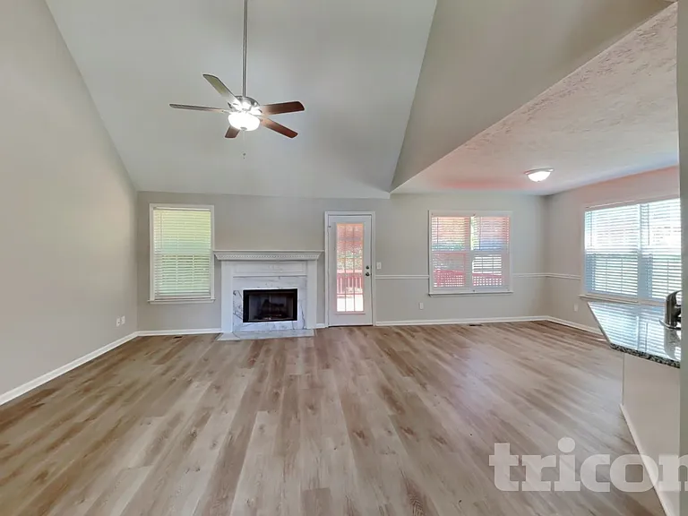 800 Chaney Woods Dr — Photo 3