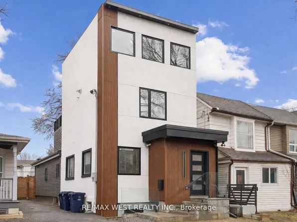 201 Rhodes Ave, Toronto, ON M4L 3A2