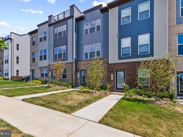 8979 Katherine Johnson Ave, Manassas, VA 20109