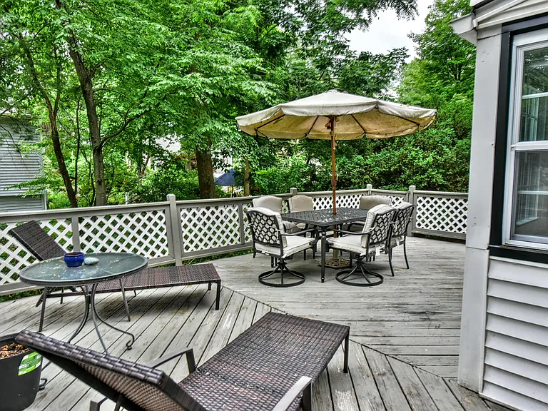 6 Standish Ln — Photo 26