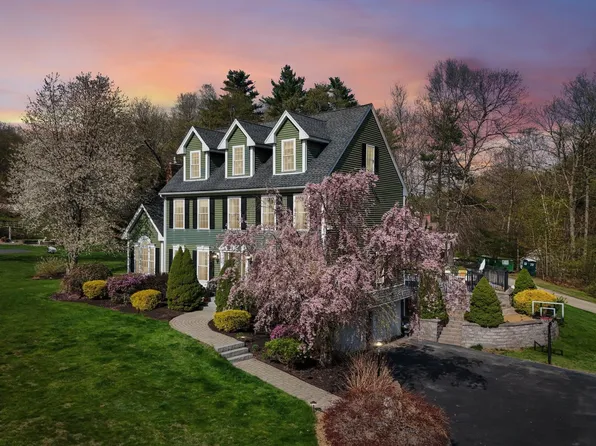 11 Longmeadow Road, Windham, NH 03087
