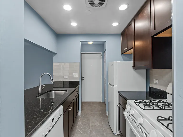 661 W Grace St #O417A — Photo 4
