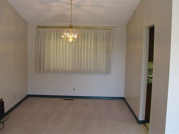 4th image of 1568 Topeka Cir