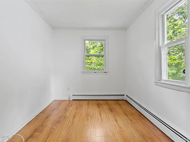 392 Main St — Photo 15