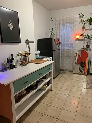 Rented by Nooklyn NYC LLC | media 42