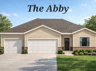 607 N Acacia Avenue, Clever, MO 65631