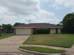 10 Colonial Dr, Wichita Falls, TX 76306
