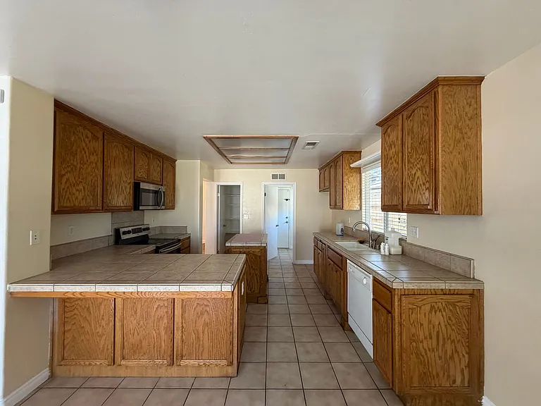 5800 Potenza Ln — Photo 15
