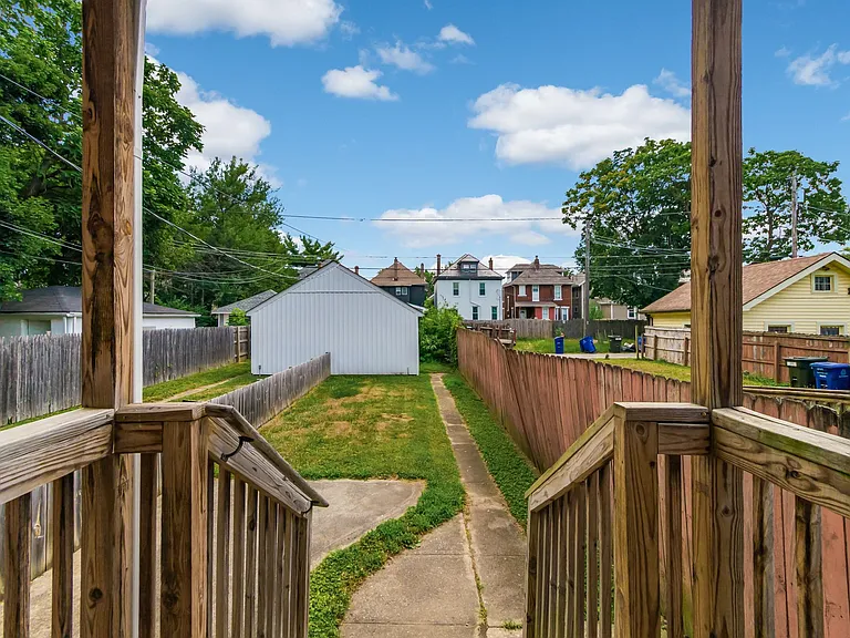 942 Linwood Ave — Photo 36