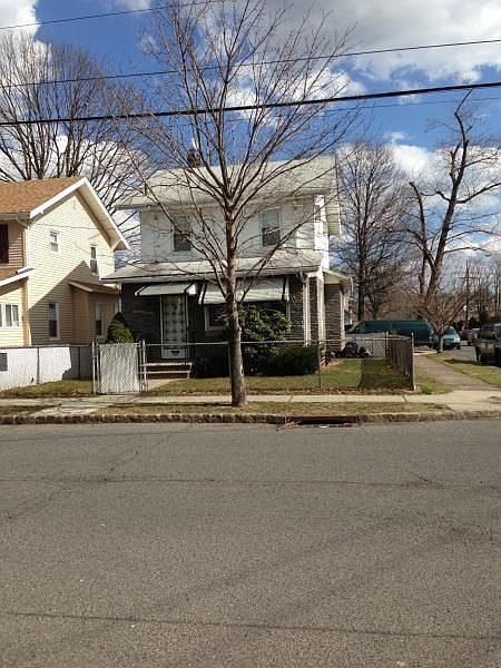 1st image of 422 Cortlandt St