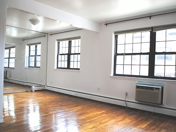 3rd image of 21962 64th Ave Floor 2