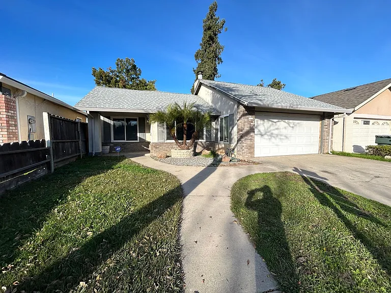4029 Nugget Dr — Photo 1