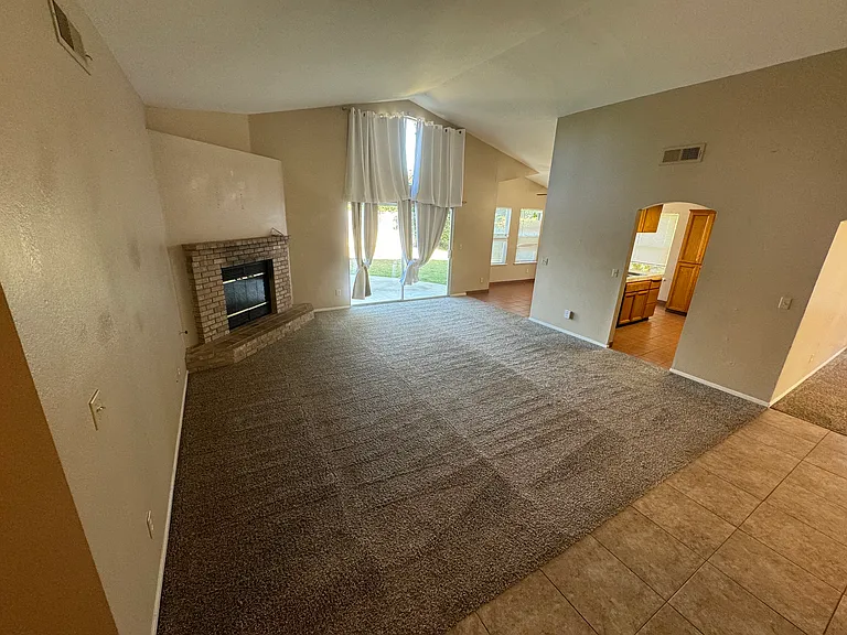 8357 N Barton Ave — Photo 6