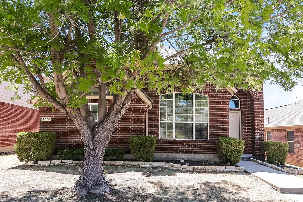 3 bed, 2.0 bath, 1207 sqft, $1,855 — Photo 1