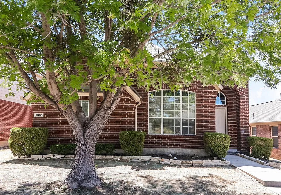 9008 Wild Rose Ln