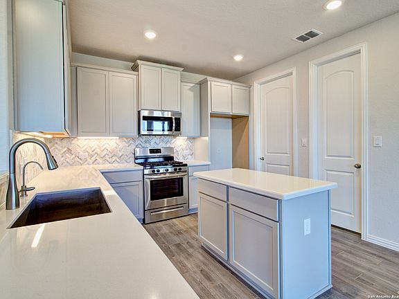 2nd image of 2082 Inkberry Drive