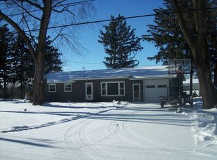 44 Division St, Bristol, IL 60512