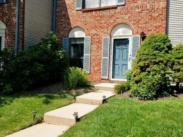 2 Daniel Dr #15, Franklin Park, NJ 08823