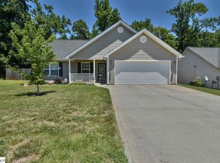1 Sturgeon Bay Dr, Taylors, SC 29687