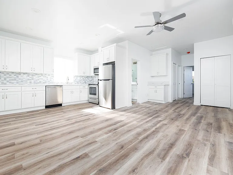 3990 Darwin Ave — Photo 3