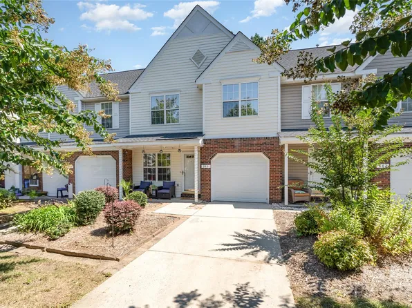 345 Pineville Forest Dr, Pineville, NC 28134